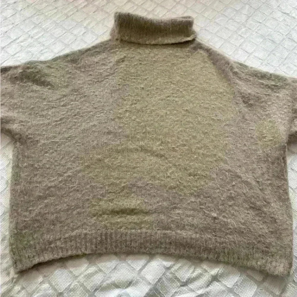 Express Fuzzy Turtleneck Sweater - Picture 8 of 11